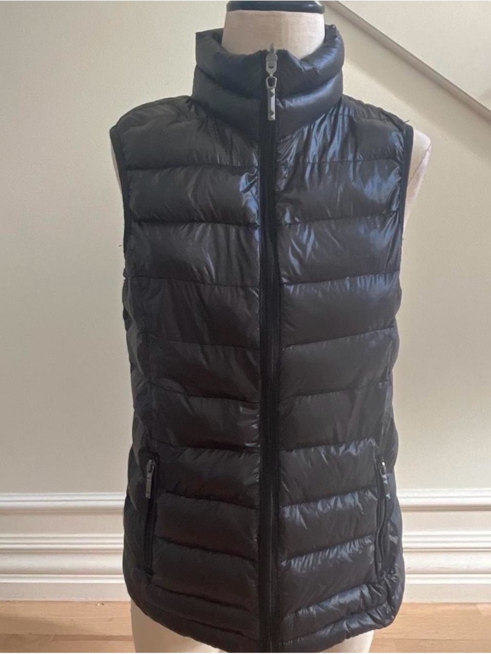 BCBGMAXAZRIA Women's Black Down Quilted Puffer Zip Front Vest Size Small